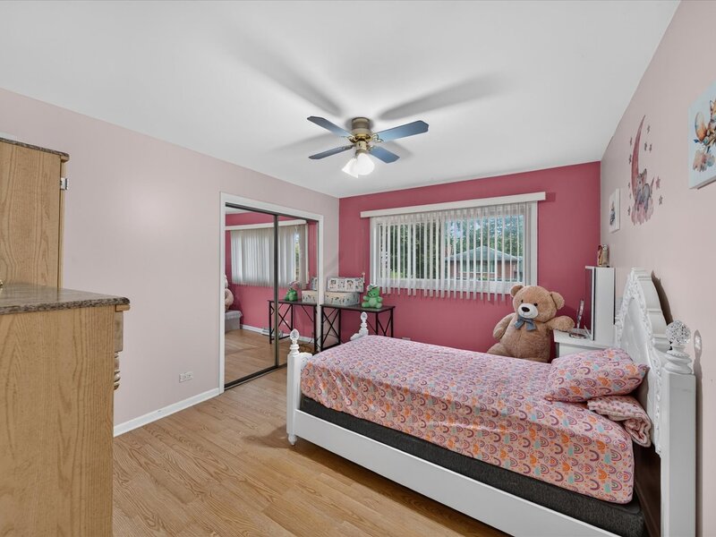 824 Dolores Drive Bensenville IL 60106