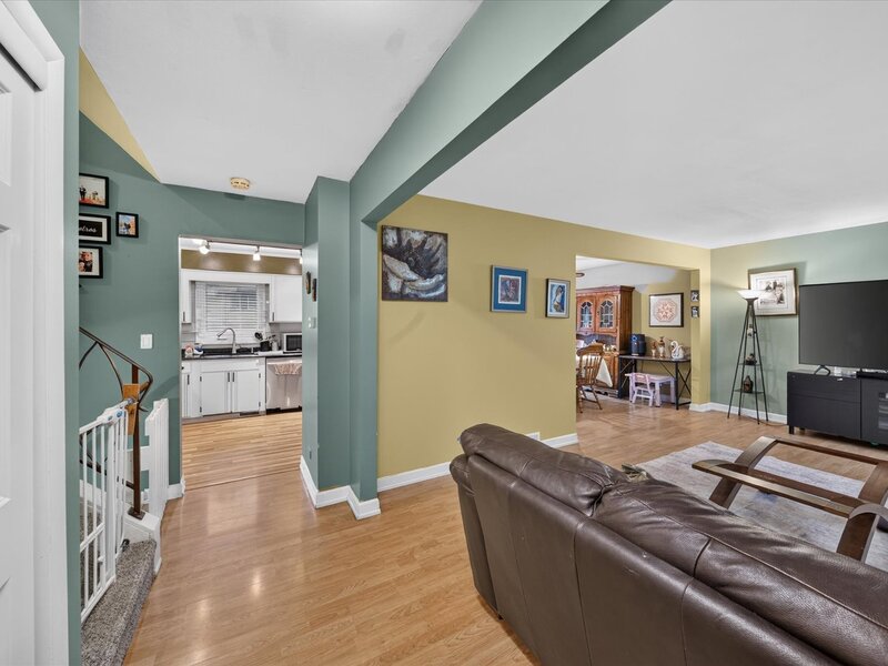 824 Dolores Drive Bensenville IL 60106