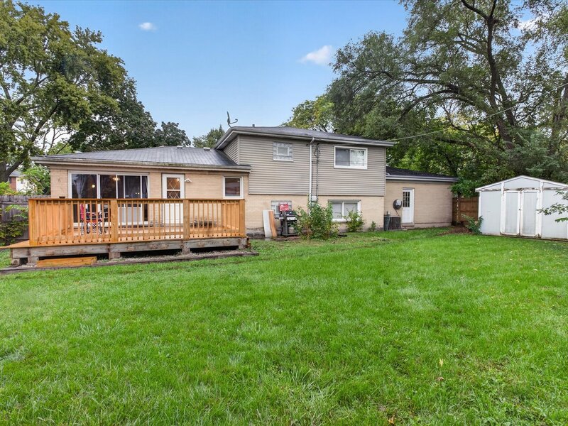 824 Dolores Drive Bensenville IL 60106