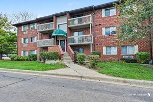 Photo of 960 N Lakeside Drive Vernon Hills IL 60061 Unit 2-A