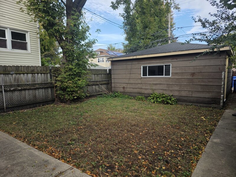 8621 S Marquette Avenue Chicago IL 60617
