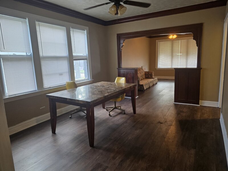 8621 S Marquette Avenue Chicago IL 60617