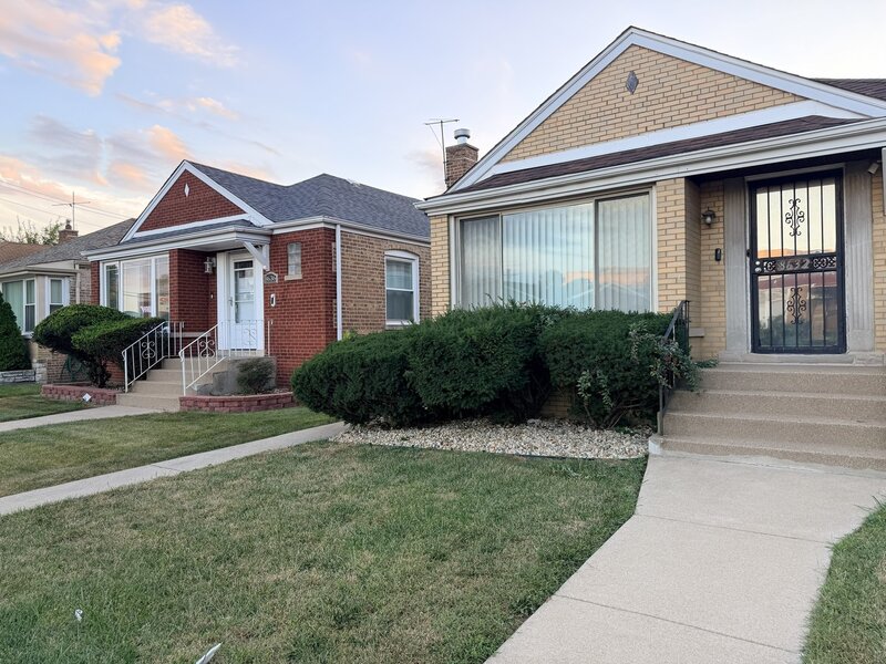 8632 S Jeffery Boulevard Chicago IL 60617