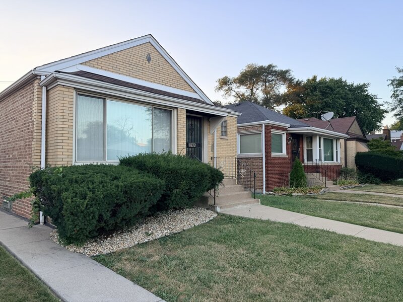 8632 S Jeffery Boulevard Chicago IL 60617