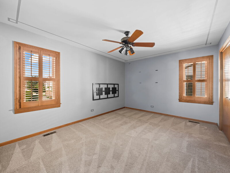 1132 E Valley Lane Arlington Heights IL 60004