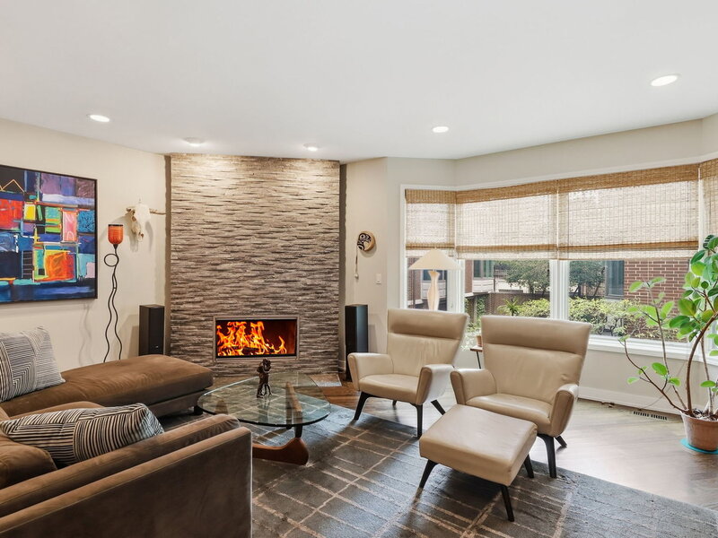 55 W Goethe Street Chicago IL 60610