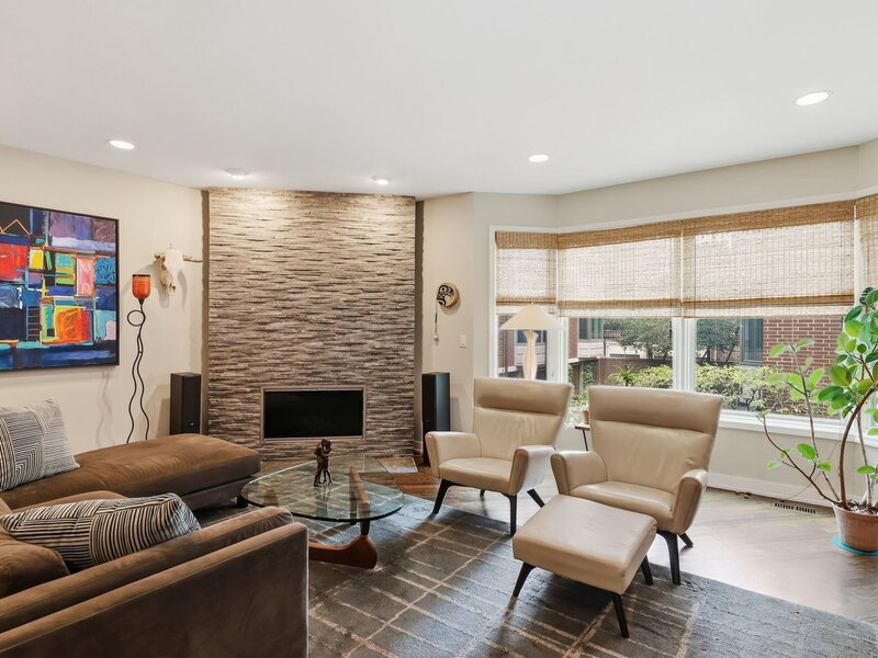 55 W Goethe Street Chicago IL 60610
