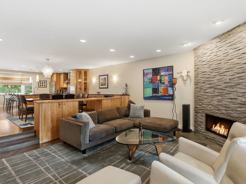 55 W Goethe Street Chicago IL 60610