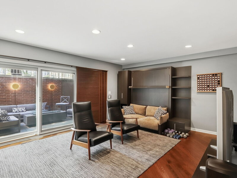 55 W Goethe Street Chicago IL 60610