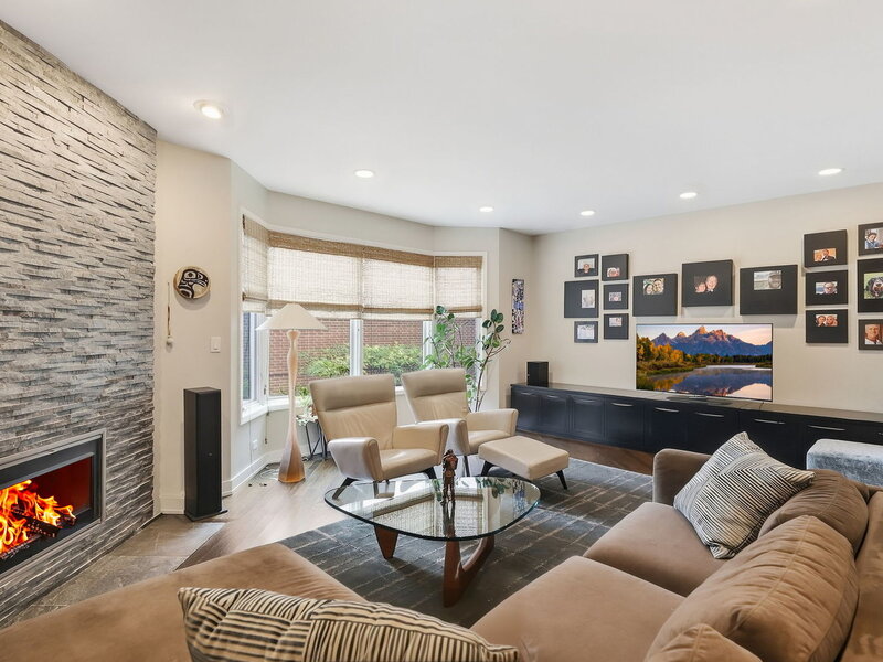 55 W Goethe Street Chicago IL 60610