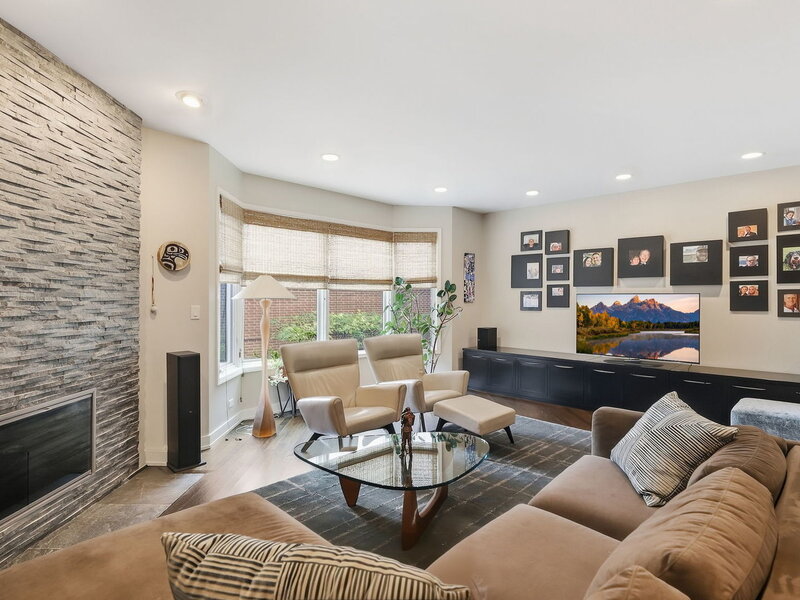 55 W Goethe Street Chicago IL 60610