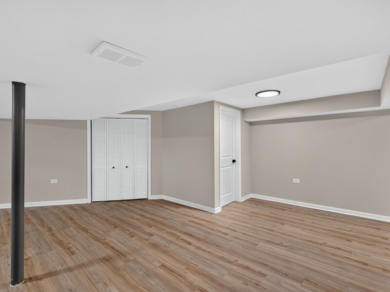 145 Walton Street Barrington IL 60010