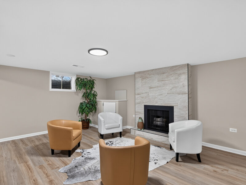 145 Walton Street Barrington IL 60010