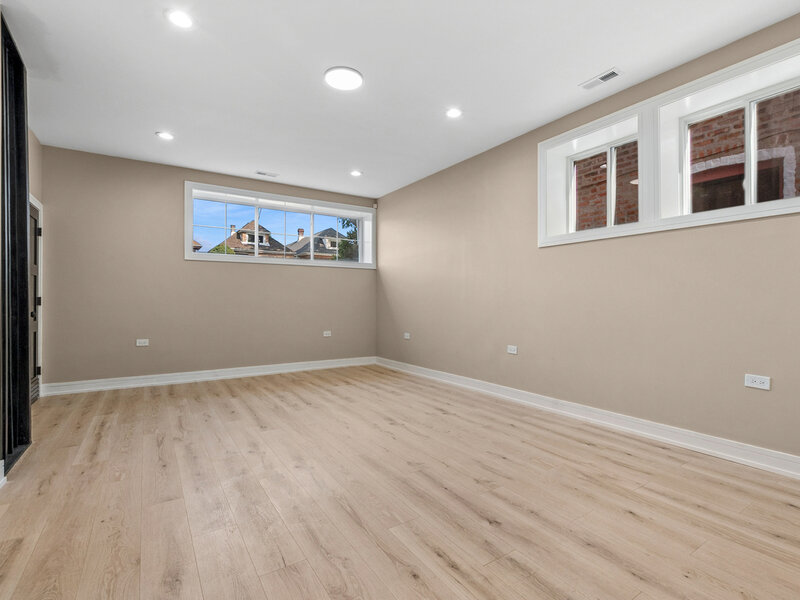8412 S Green Street Chicago IL 60620