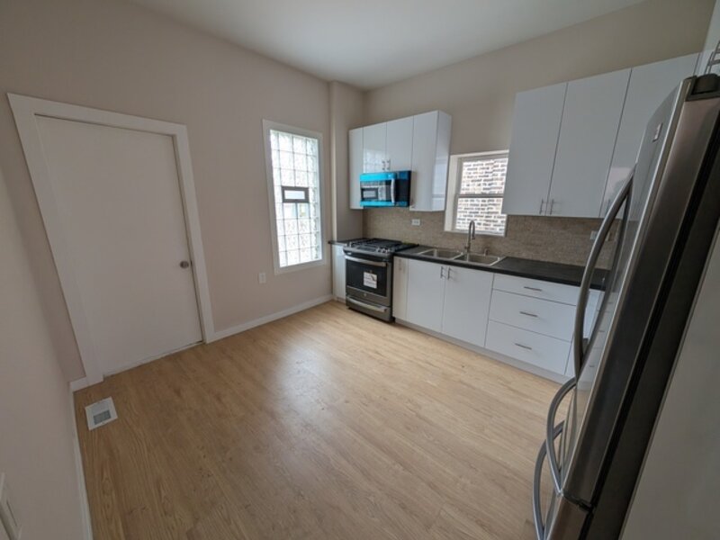 654 E 92nd Place Chicago IL 60619