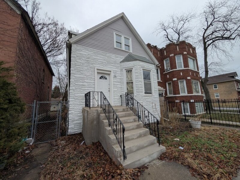 654 E 92nd Place Chicago IL 60619