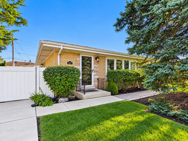 1507 Oakton Street Park Ridge IL 60068