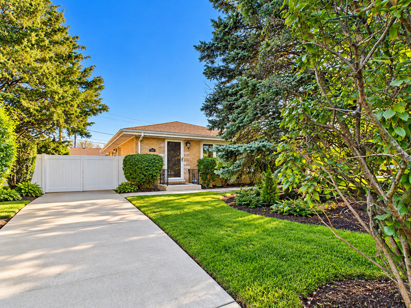 1507 Oakton Street Park Ridge IL 60068