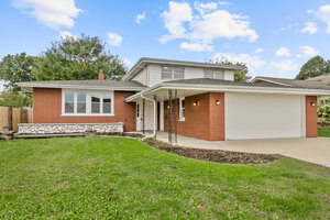 Photo of 9128 S Komensky Avenue Oak Lawn IL 60453
