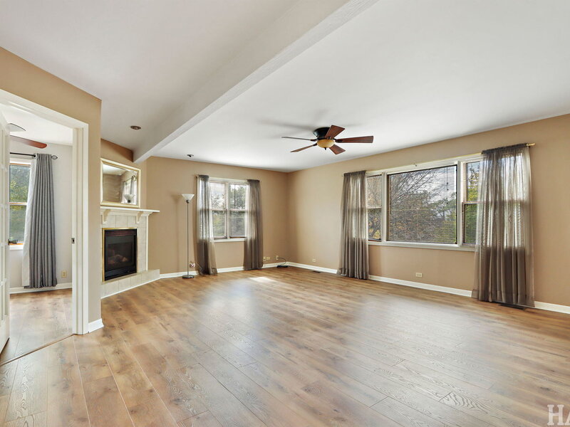 3610 Eastway Drive Island Lake IL 60042