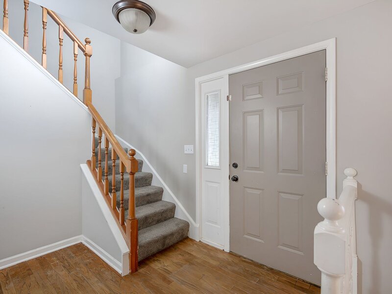 571 Shenandoah Trail Elgin IL 60123
