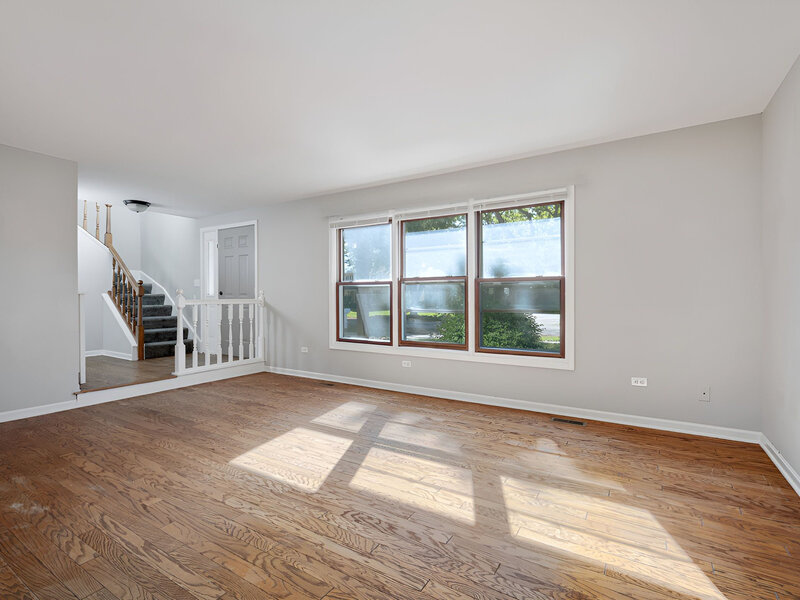 571 Shenandoah Trail Elgin IL 60123