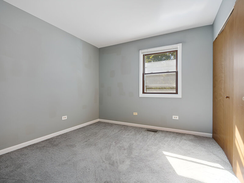 571 Shenandoah Trail Elgin IL 60123
