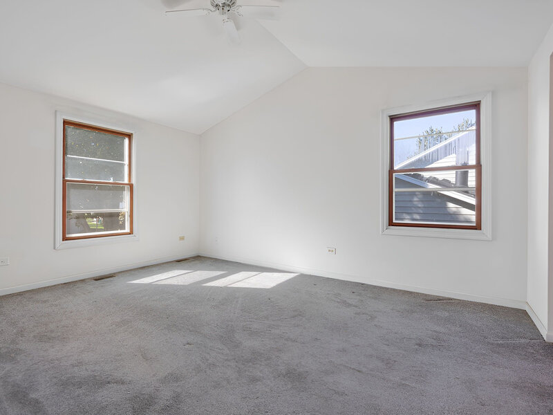 571 Shenandoah Trail Elgin IL 60123