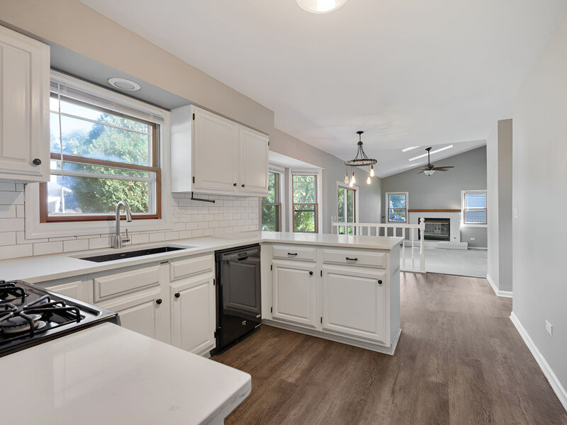571 Shenandoah Trail Elgin IL 60123