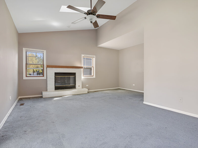 571 Shenandoah Trail Elgin IL 60123