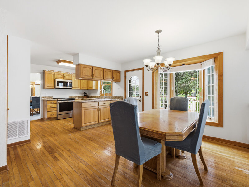 962 Kentucky Lane Elk Grove Village IL 60007