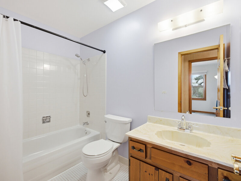 962 Kentucky Lane Elk Grove Village IL 60007