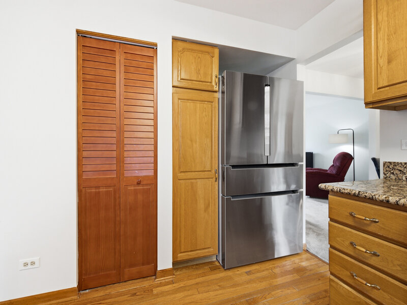 962 Kentucky Lane Elk Grove Village IL 60007