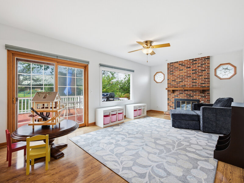 962 Kentucky Lane Elk Grove Village IL 60007
