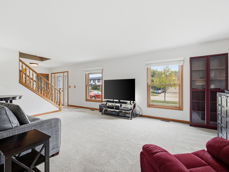 962 Kentucky Lane Elk Grove Village IL 60007