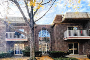 Photo of 906 W Alleghany Drive Arlington Heights IL 60004 Unit 2B