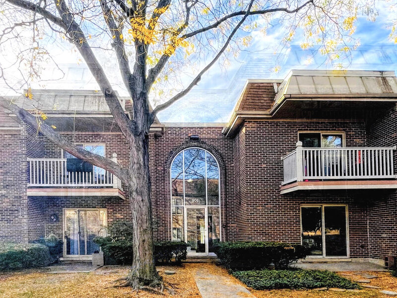 906 W Alleghany Drive Arlington Heights IL 60004