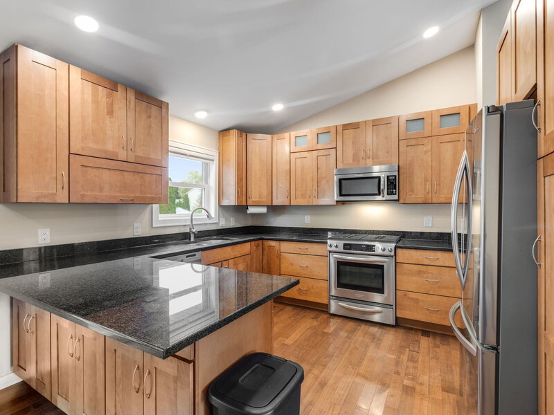 219 Newport Trail Mchenry IL 60050