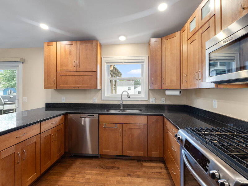 219 Newport Trail Mchenry IL 60050