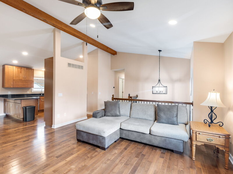 219 Newport Trail Mchenry IL 60050