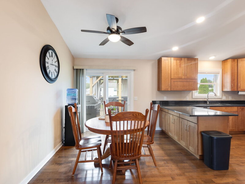 219 Newport Trail Mchenry IL 60050