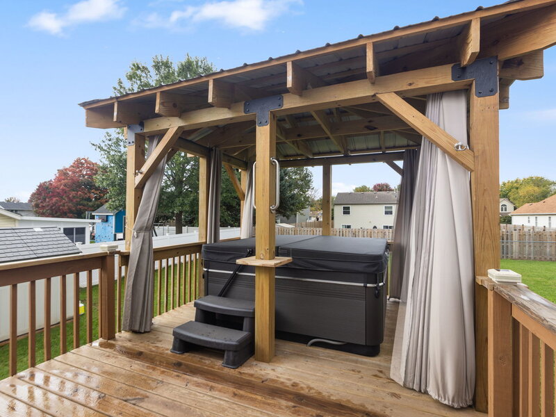219 Newport Trail Mchenry IL 60050