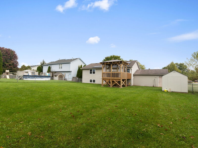 219 Newport Trail Mchenry IL 60050