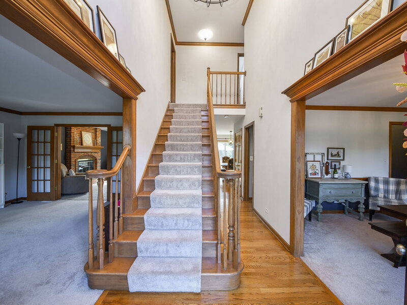 40 Aberdeen Lane St. Charles IL 60175