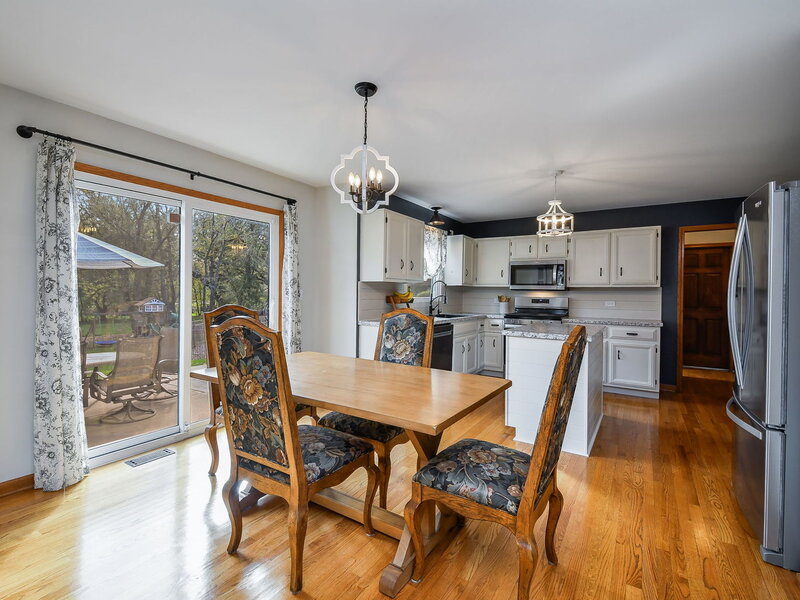 40 Aberdeen Lane St. Charles IL 60175