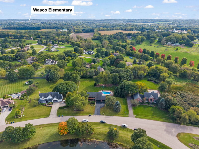 40 Aberdeen Lane St. Charles IL 60175