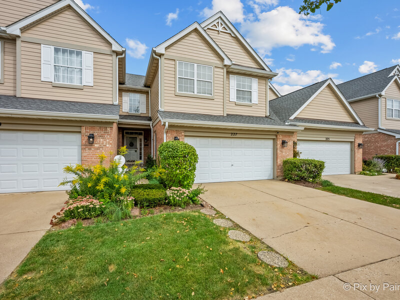 227 Wimbledon Place Bloomingdale IL 60108