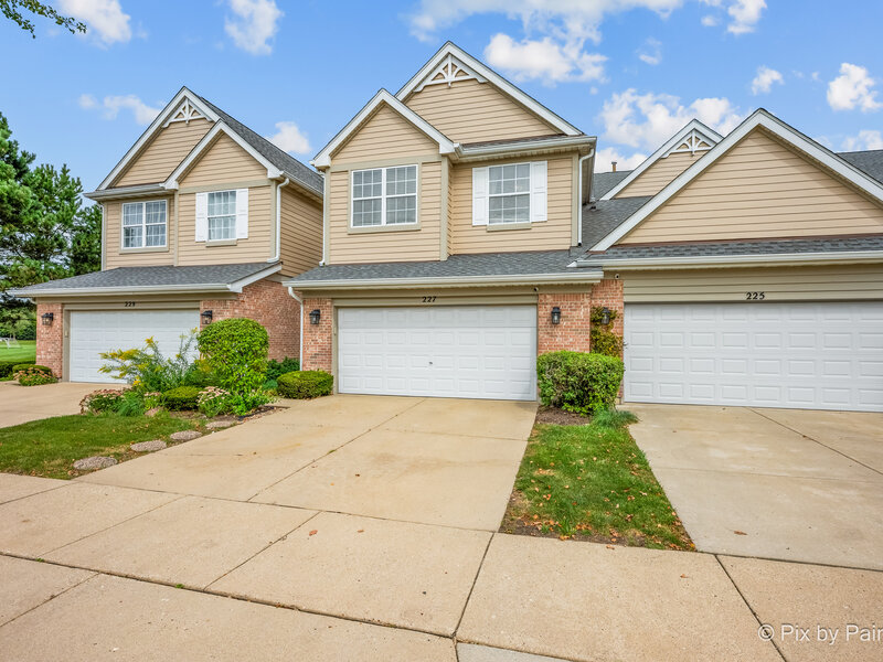 227 Wimbledon Place Bloomingdale IL 60108
