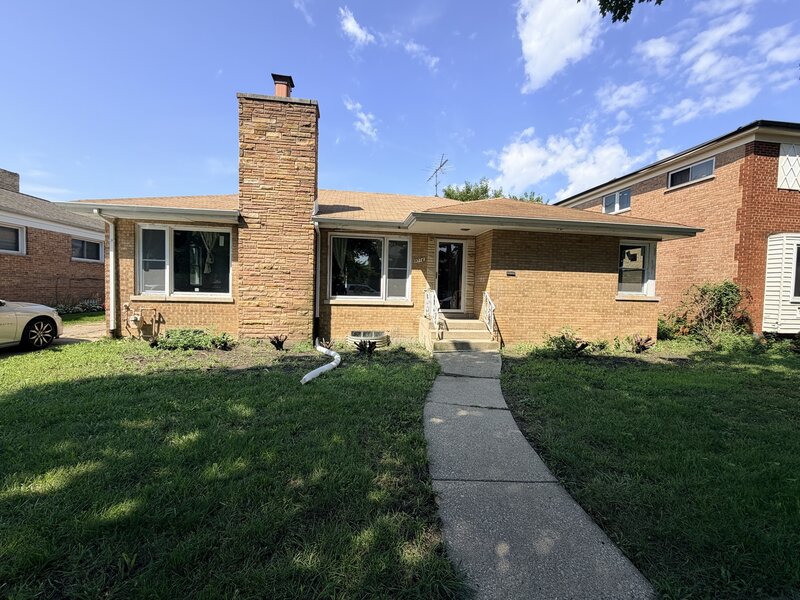 9716 S Prairie Avenue Chicago IL 60628
