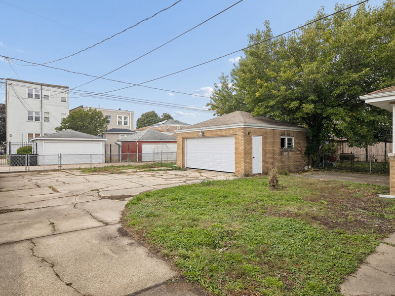 9716 S Prairie Avenue Chicago IL 60628
